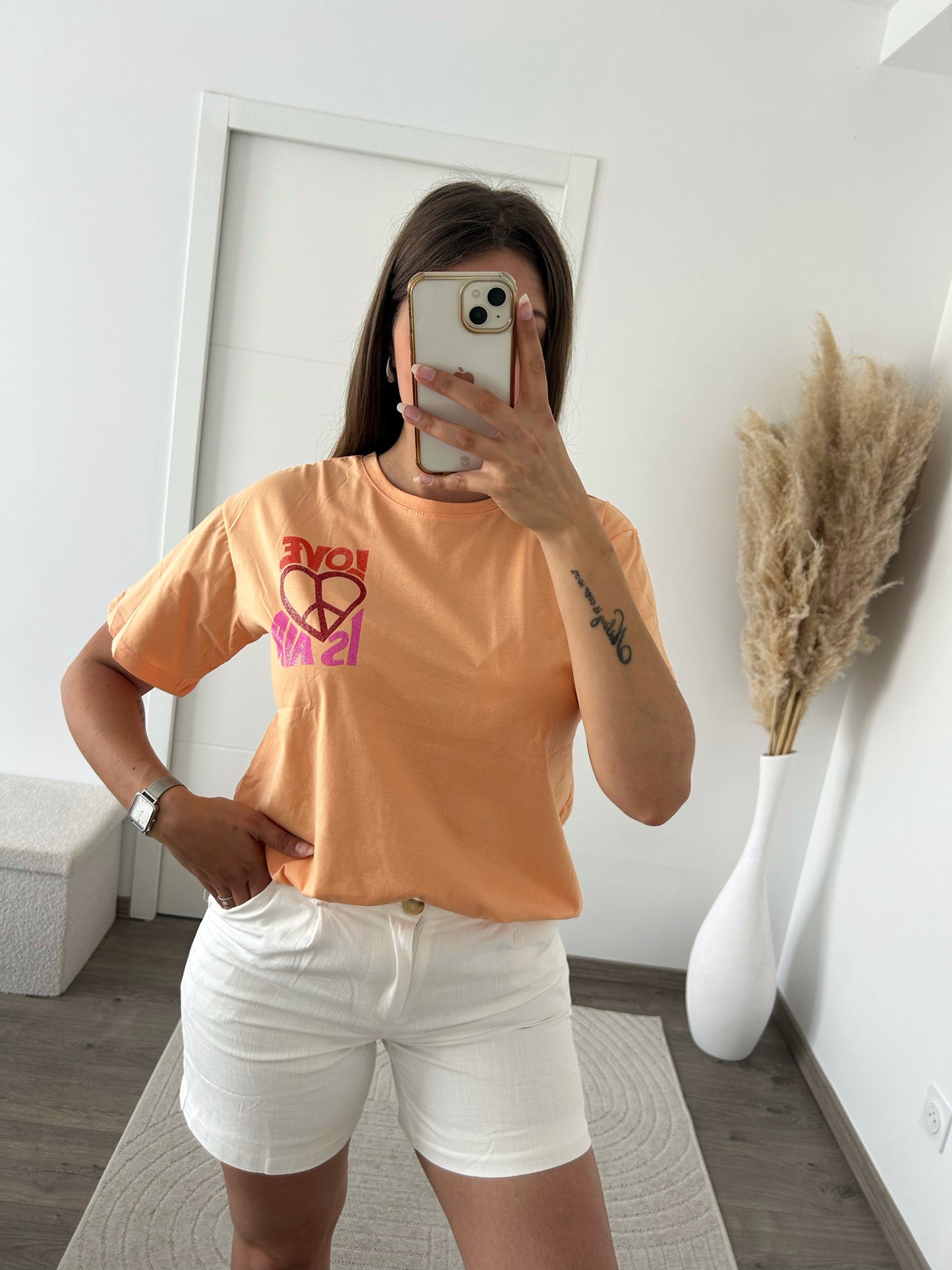 Tee Shirt Love Is Air