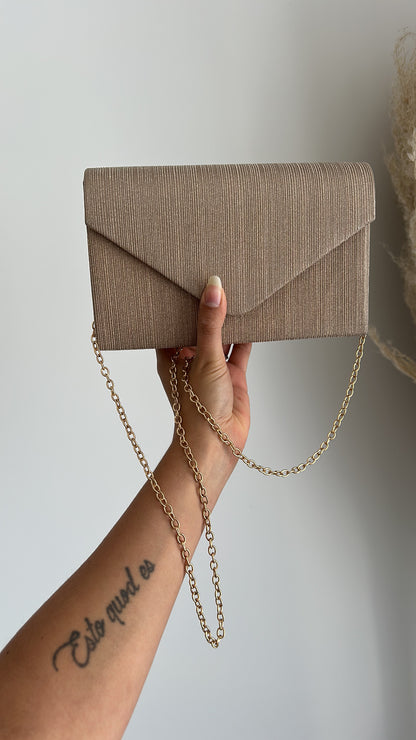 Pochette Beige Avec Pailettes Dorées