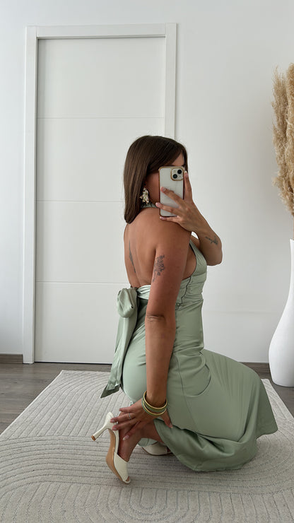 Robe Longue Satinée Verte Dos Nu