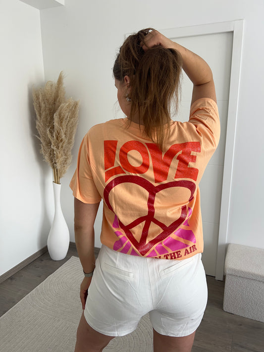 Tee Shirt Love Is Air